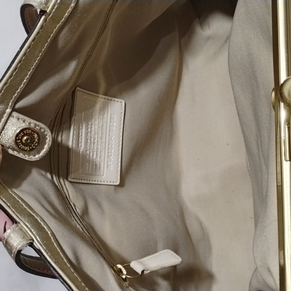 SALE! Coach Twist Lock 3 Compartment Vintage Shoulder Bag W Hangtags & Scarf - Picture 12 of 15